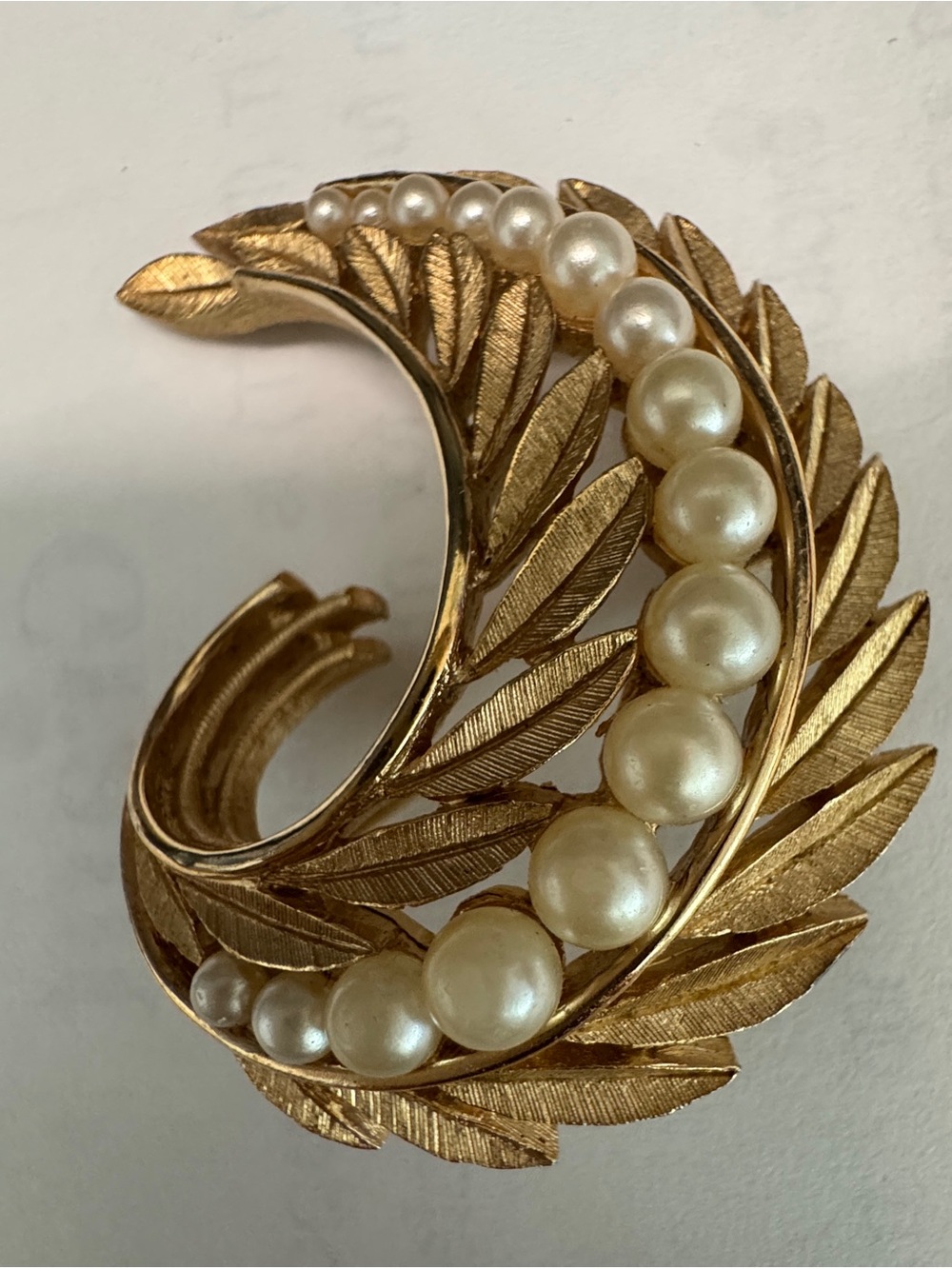 Vtg Crown Trifari Faux Pearl Double Curled Branch Leaf Brooch Gold Tone Signed